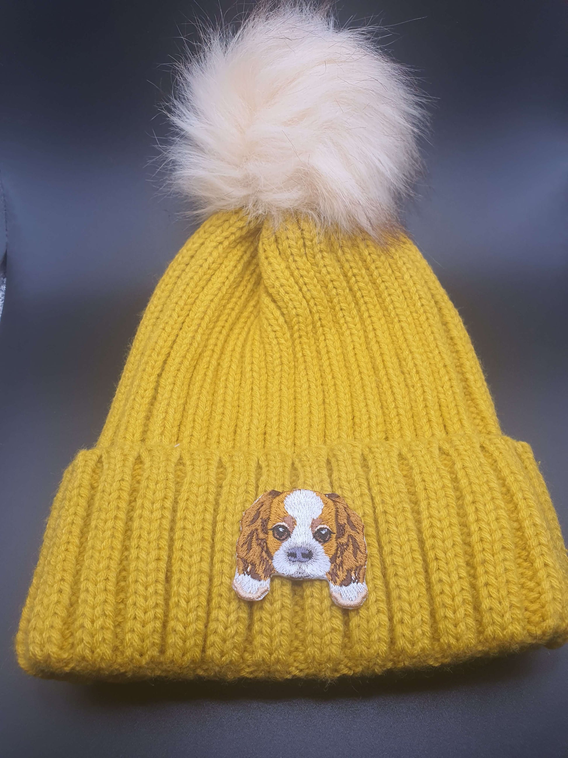 Dog Themed Knitted Beanies - Style's Bug Cavalier / Yellow