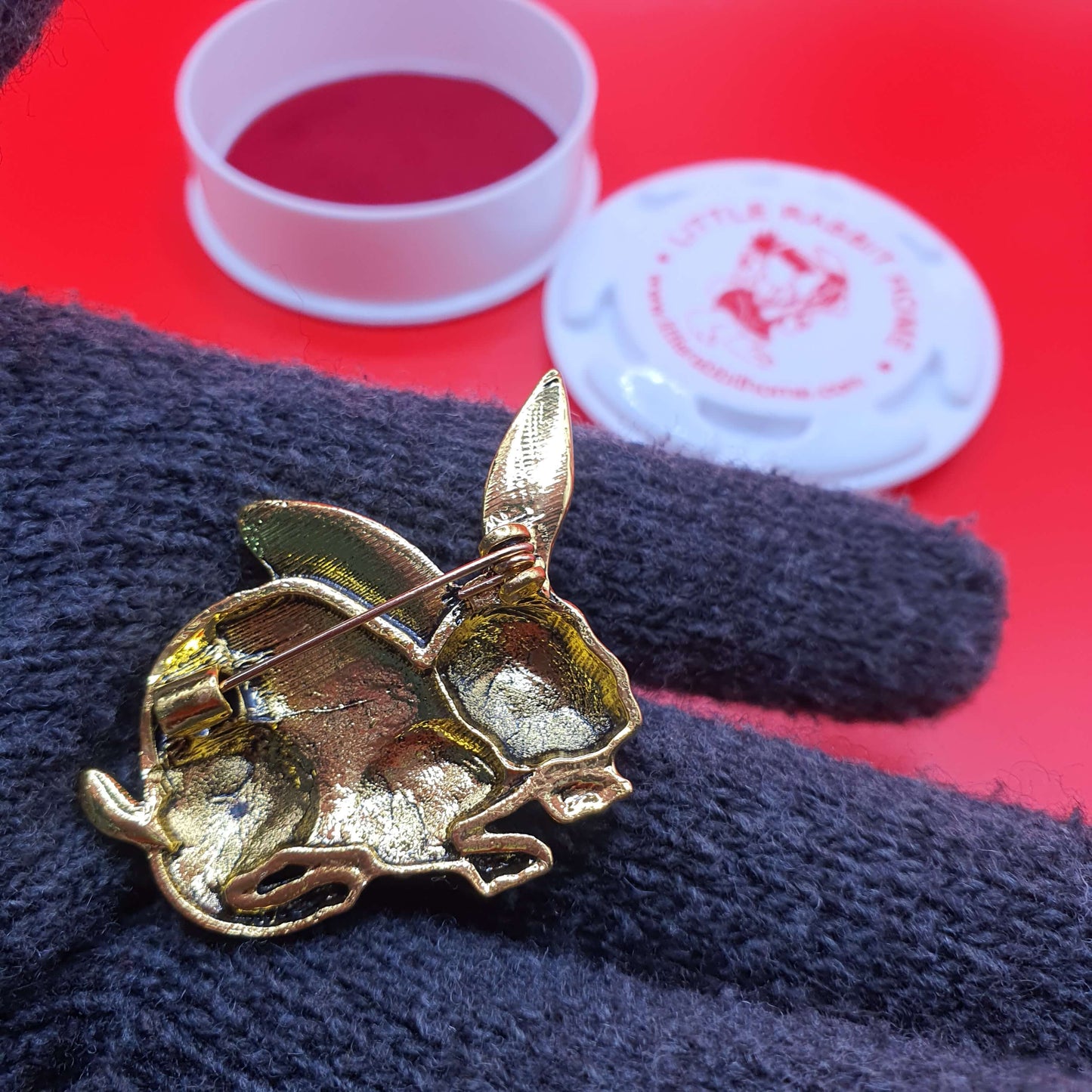 The Golden Bunny brooch (2pcs pack)