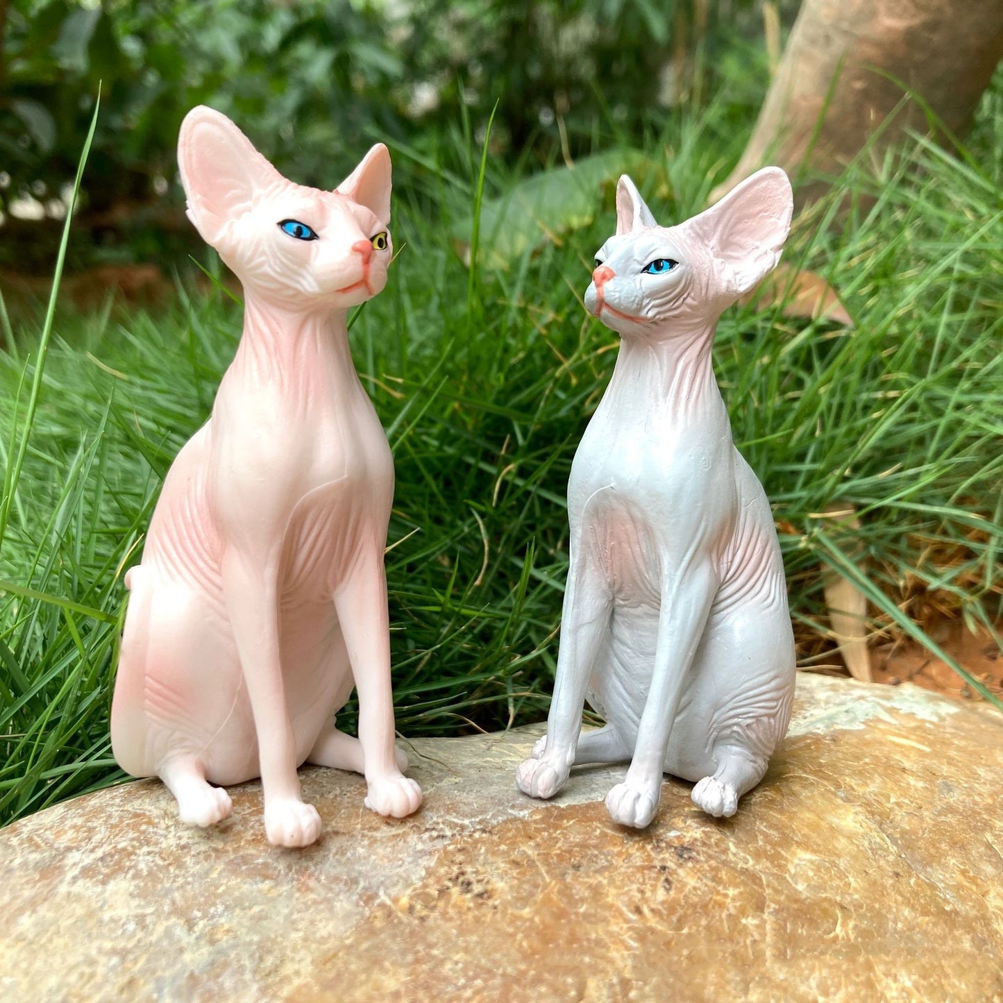 Realistic Sphynx cat statues - Style's Bug