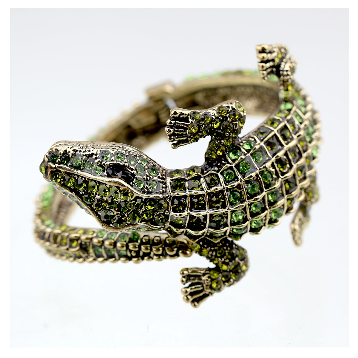"The Green Beauty" - Realistic Crocodile cuff Bracelet - Style's Bug