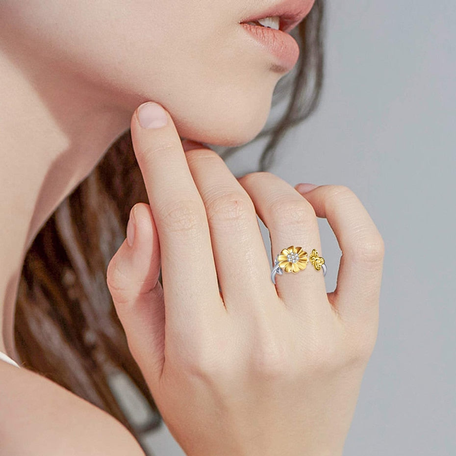 "Golden bee & the Flower" adjustable ring by SB - Style's Bug