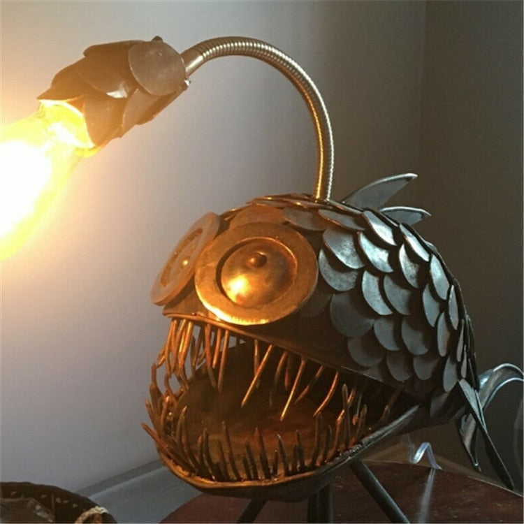 Retro Angler Fish table lamp - Style's Bug