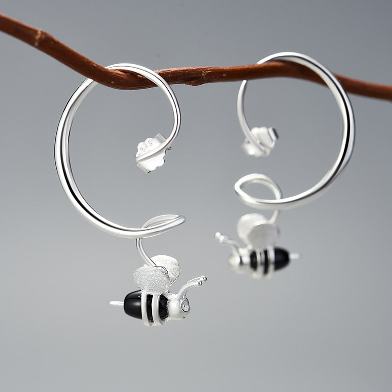 The Honey bee hanging earrings - Style's Bug Silver