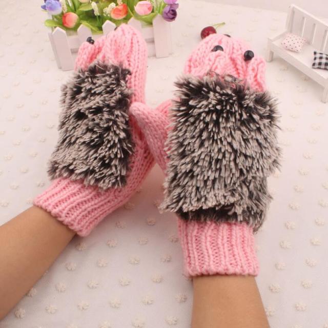 Handknitted Hedgehog mittens - Style's Bug Pink